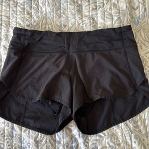 GUC - LuluLemon black short shorts
